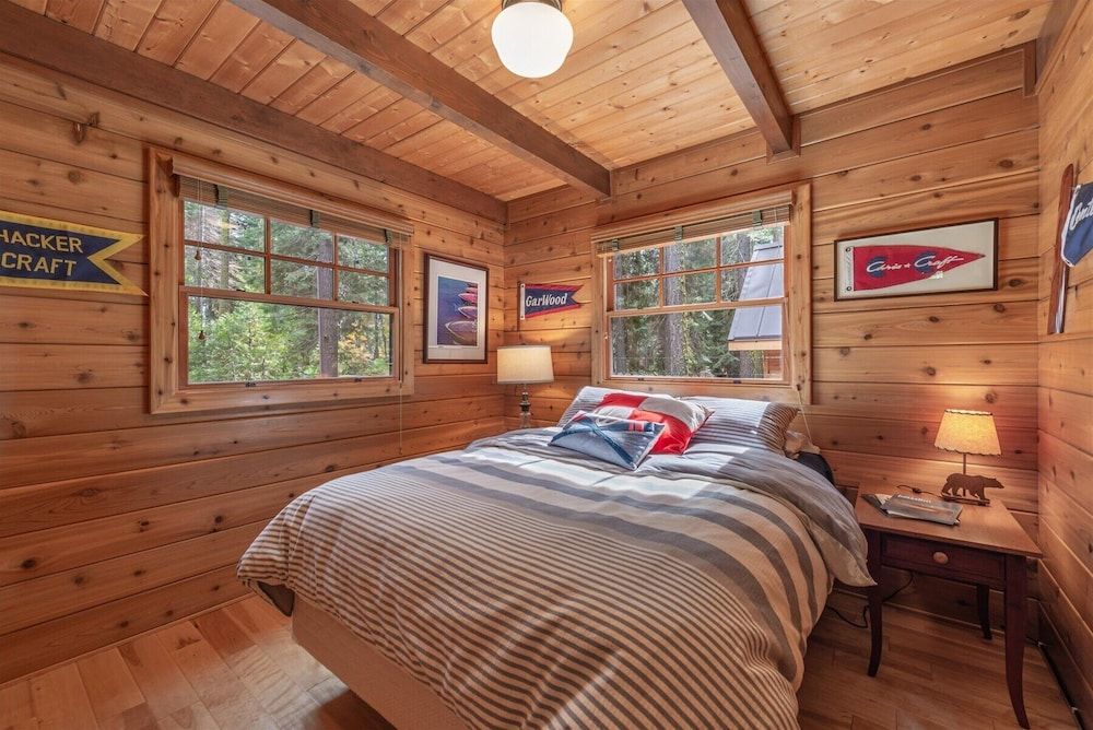 Signature Cabin, 3 Bedrooms, Fireplace, Mountainside