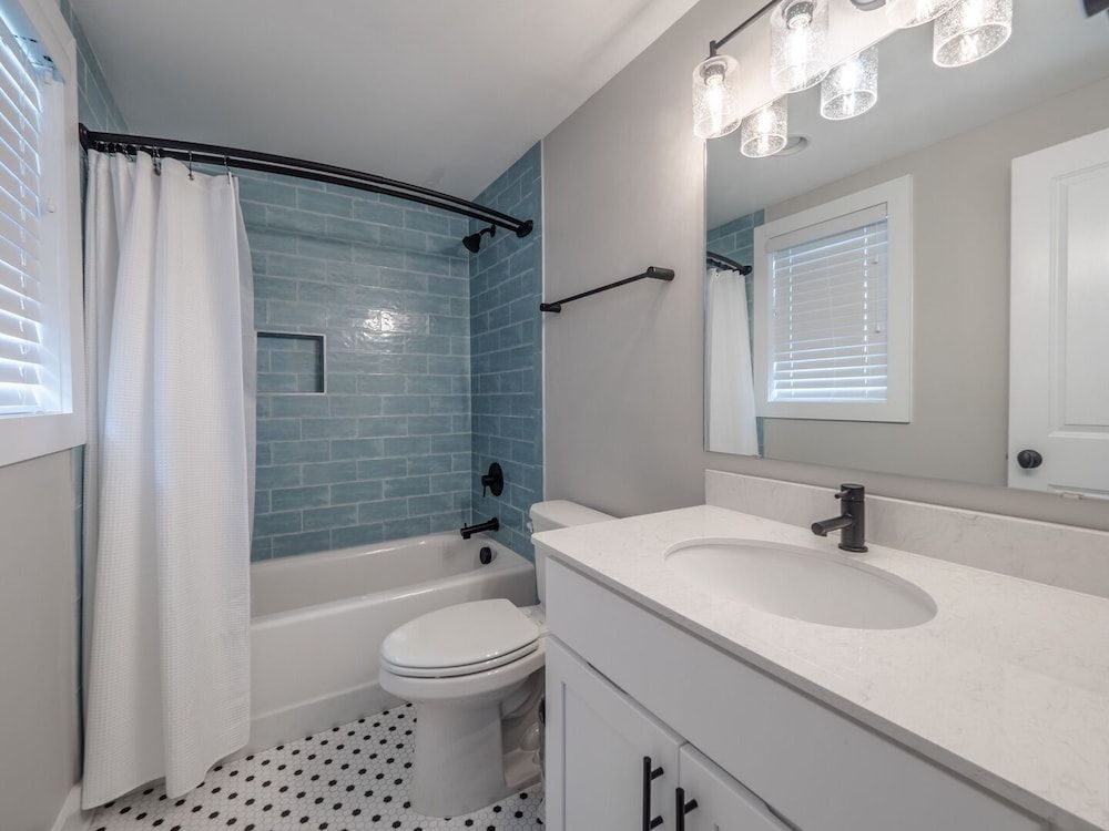 The Beach House Motel & Suites Apartment, 1 King Bed with Sofa bed, Kitchenette 3