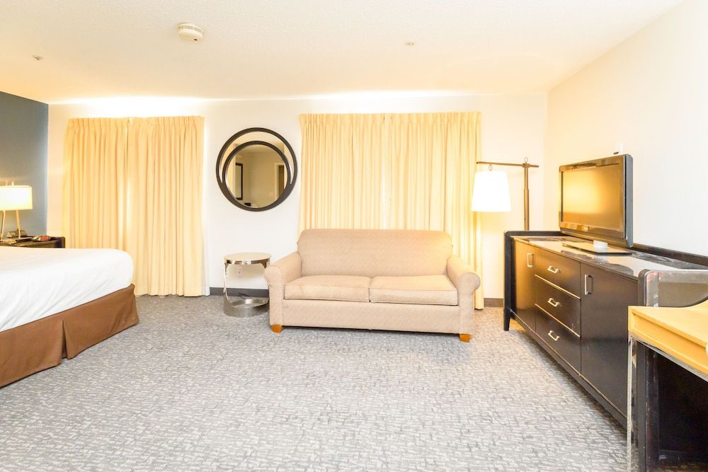Philadelphia Suites-Extended Stay Classic Studio Suite, 1 Queen Bed with Sofa bed, Non Smoking (Accessible) 6