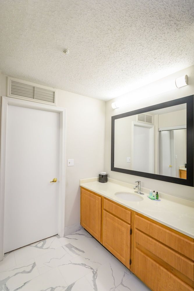 Philadelphia Suites-Extended Stay Classic Studio Suite, 1 Queen Bed with Sofa bed, Non Smoking (Accessible) 3