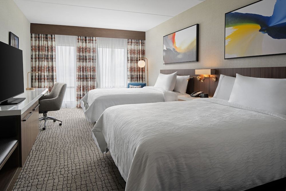 Deluxe Room, 2 Queen Beds, Accessible, Bathtub