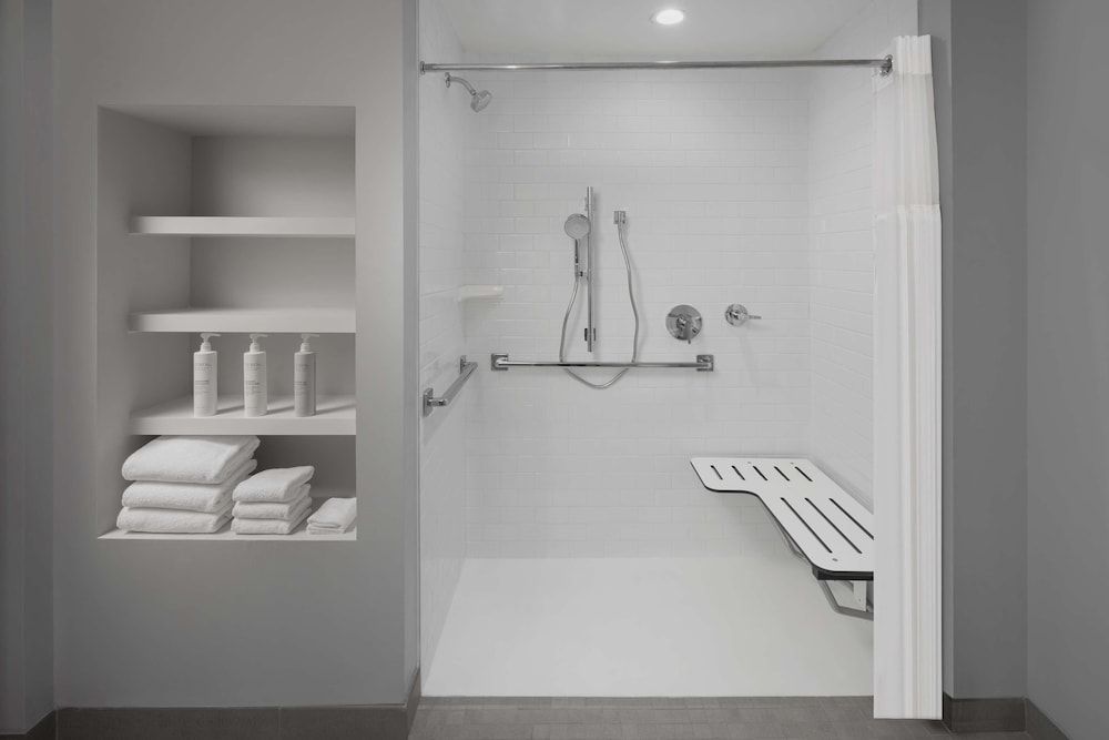 Room, 1 King Bed, Accessible (Mobility & Hearing, Roll-In Shower)