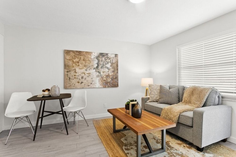 University Serenity Suites 14th
