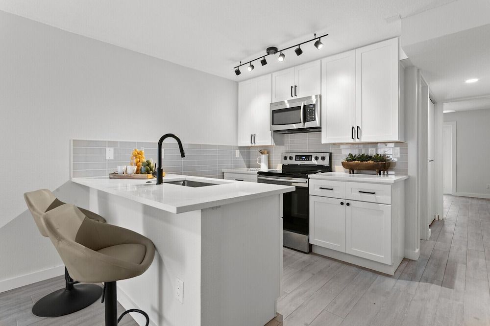University Serenity Suites 14th