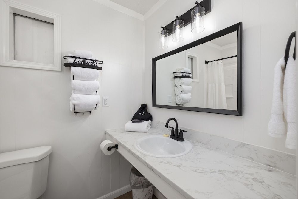 The Lofts on Indian Point Deluxe Studio Suite, 2 Queen Beds, Balcony, Valley View 11