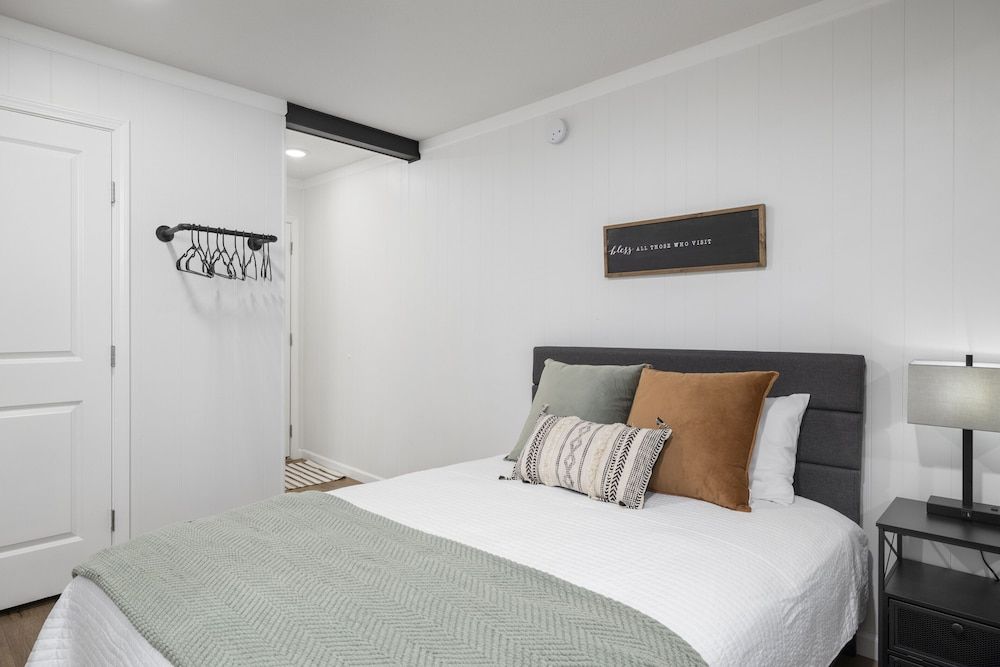 The Lofts on Indian Point Deluxe Studio Suite, 2 Queen Beds, Balcony, Valley View 2