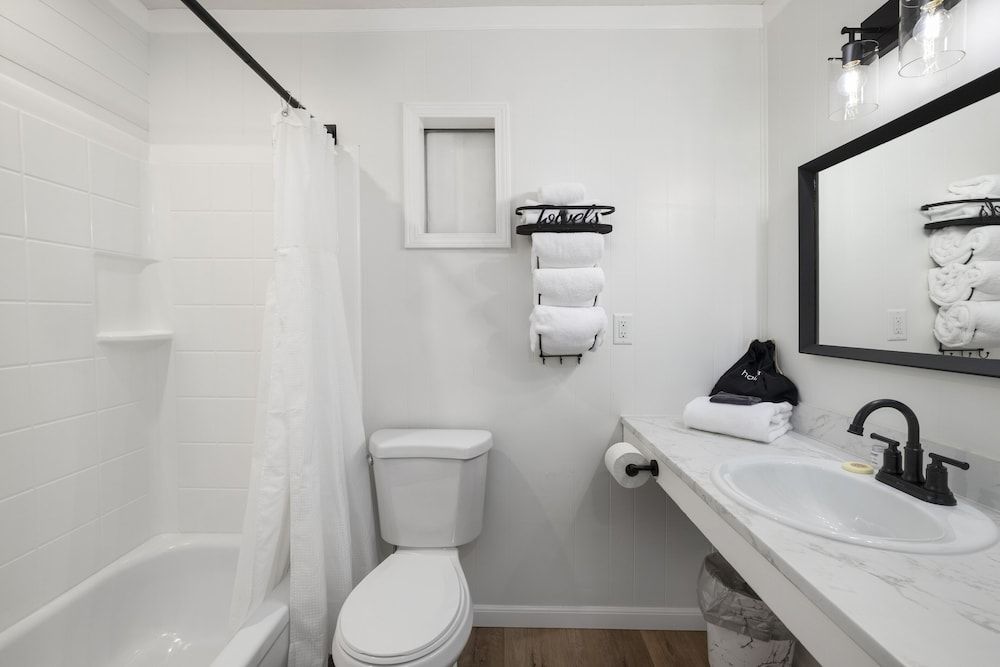 The Lofts on Indian Point Deluxe Studio Suite, 2 Queen Beds, Balcony, Valley View 10