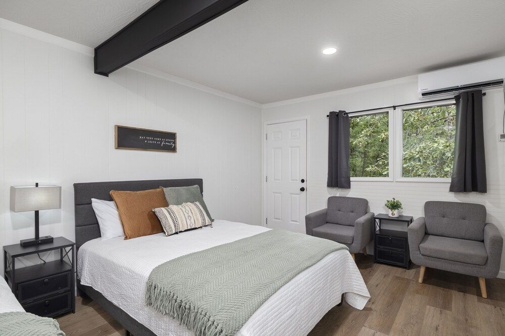 The Lofts on Indian Point Deluxe Studio Suite, 2 Queen Beds, Balcony, Valley View