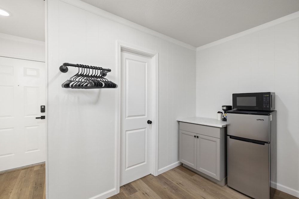 The Lofts on Indian Point Deluxe Studio Suite, 1 King Bed, Balcony, Valley View 10