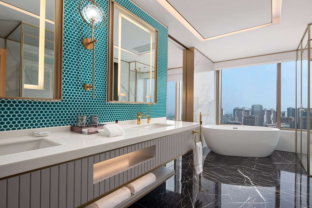 Deluxe Room, 1 King Bed