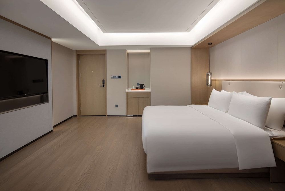 Deluxe Room, 1 King Bed, Non Smoking