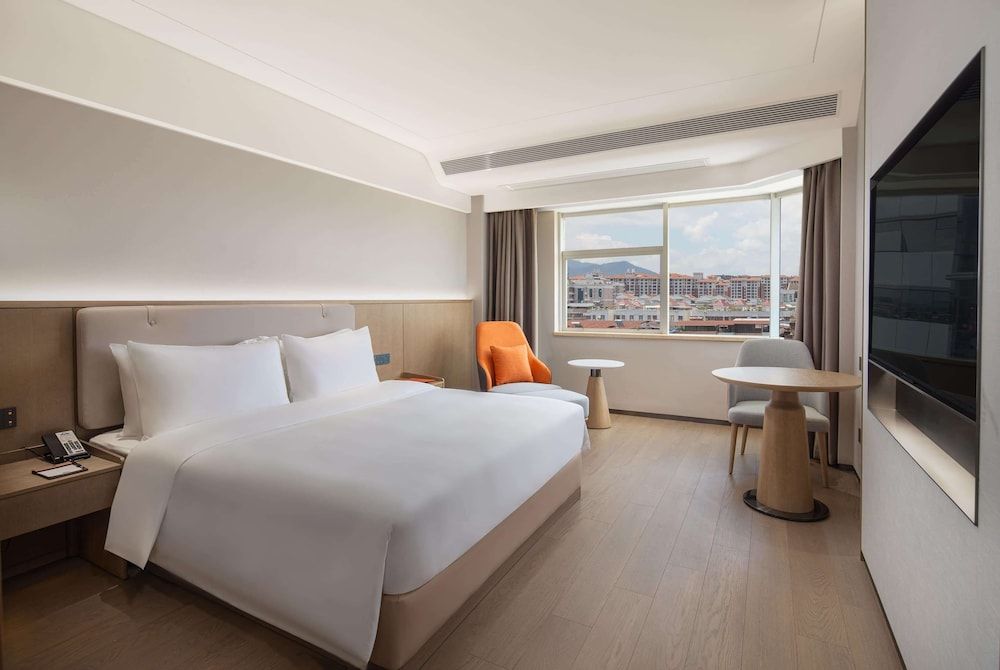 Superior Room, 1 King Bed, Non Smoking, City View