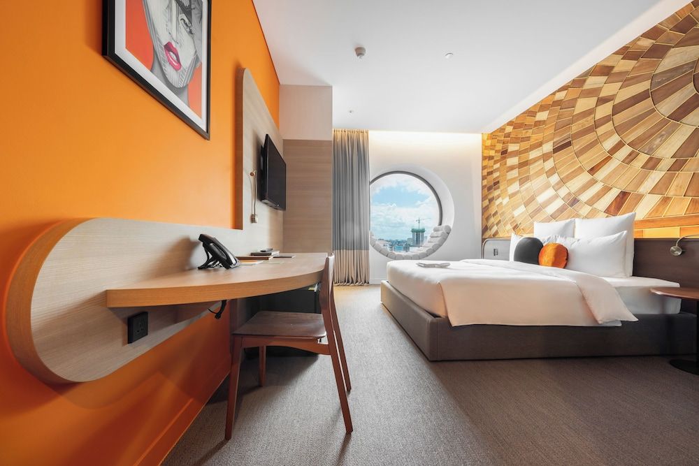 SUN & MOON, Riverside Hotel Deluxe Double Room, City View 3