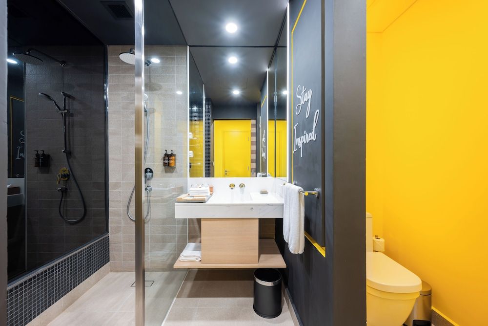 SUN & MOON, Riverside Hotel Deluxe Double Room, City View 6