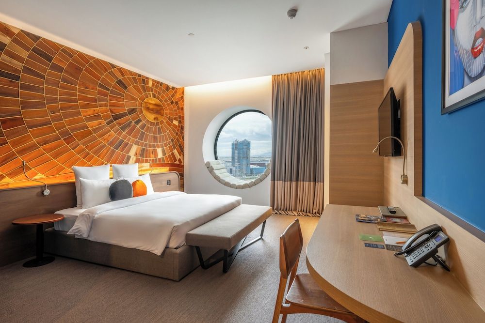 SUN & MOON, Riverside Hotel Deluxe Double Room, City View 4