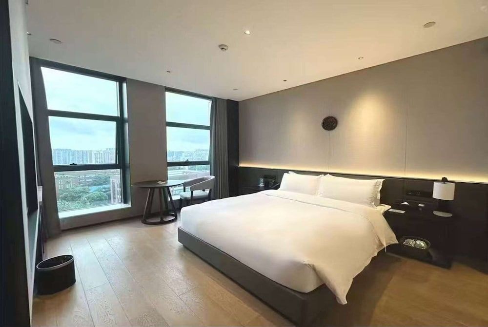Room, 1 King Bed, Non Smoking