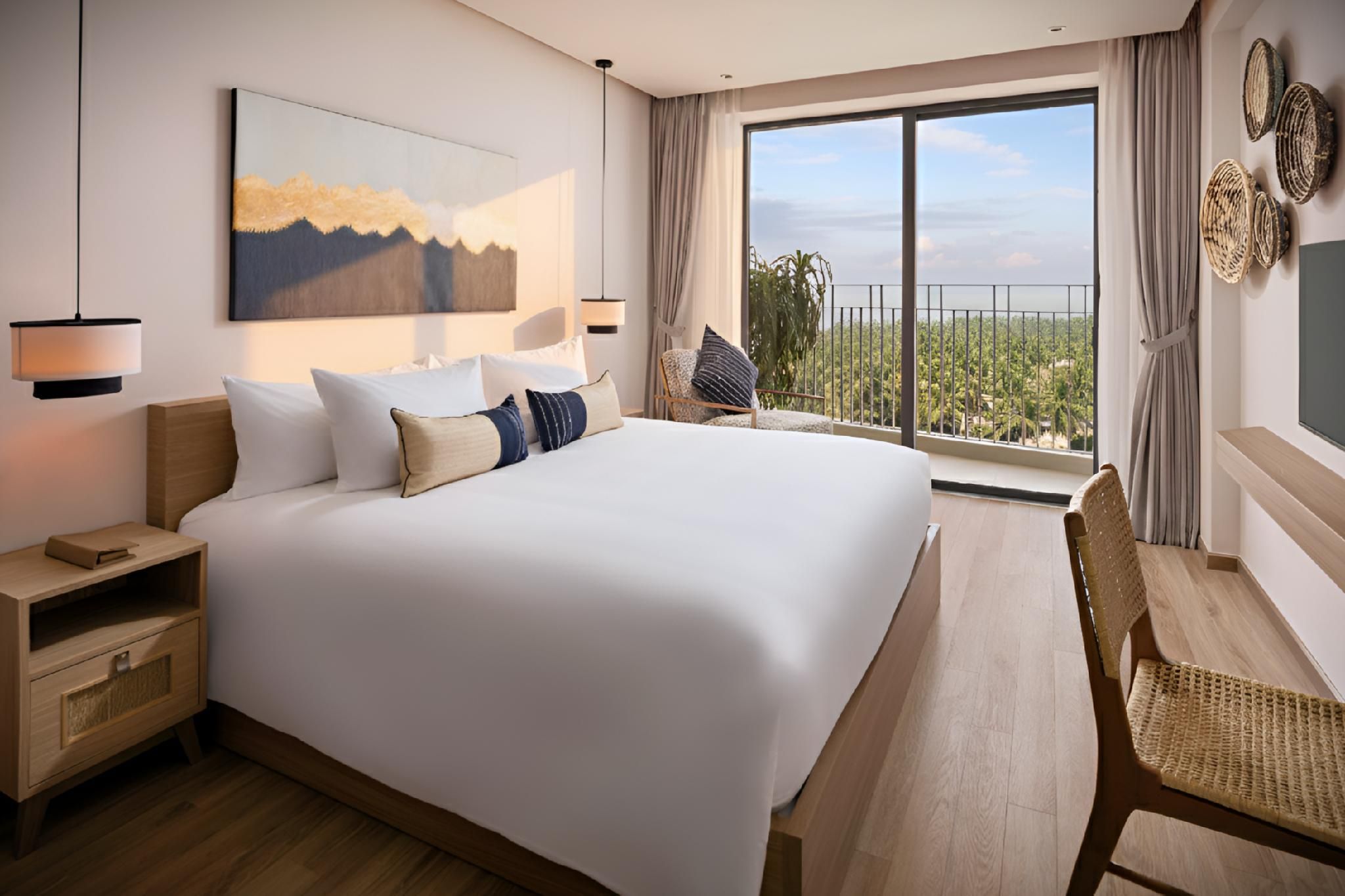 Wyndham Hoi An Royal Beachfront Resort & Villas Studio King