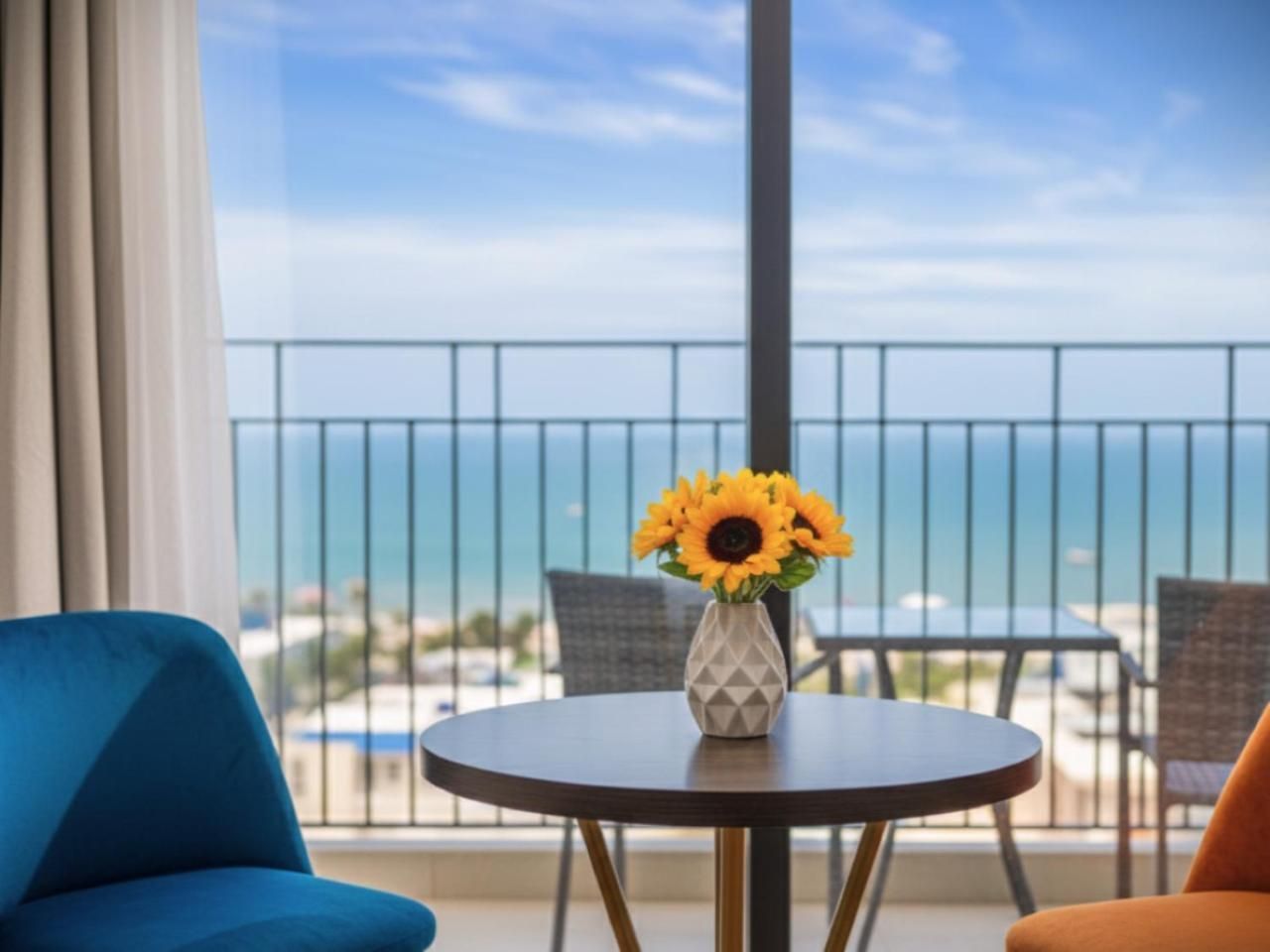 Classic King Room with Ocean View and Bathtub