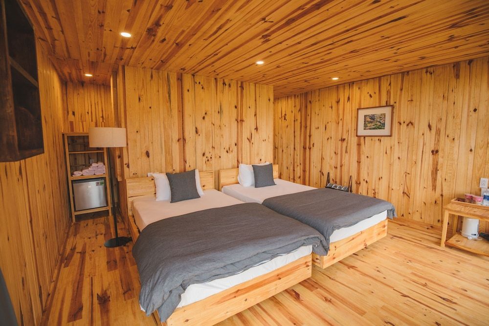 LAVENDER DALAT Grand Bungalow, 1 Bedroom, Lake View, Lakeside 2