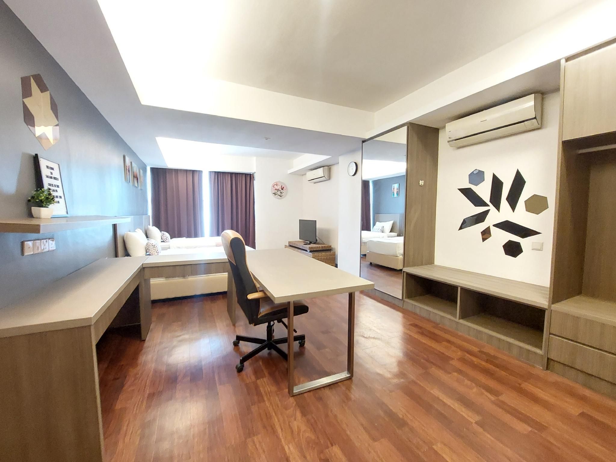 Studio Suite with Two Single Beds
