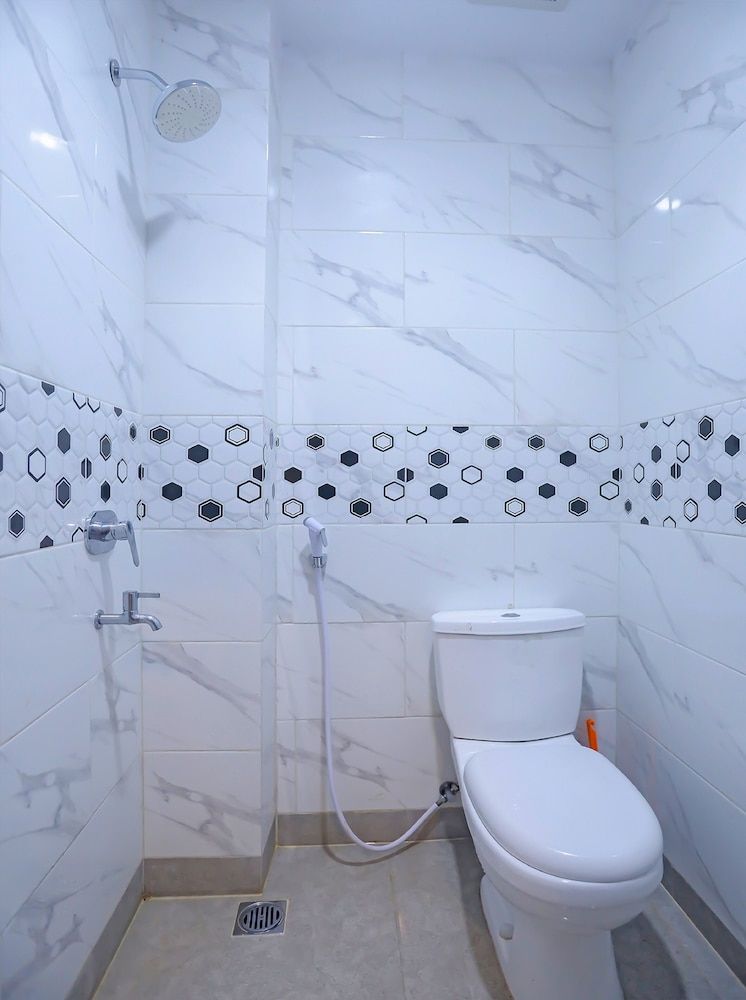 Super OYO Capital O 92096 Kuala Ulee Lheue Residence Syariah Deluxe Twin Room 5