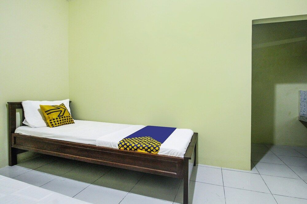 Economy Twin Room