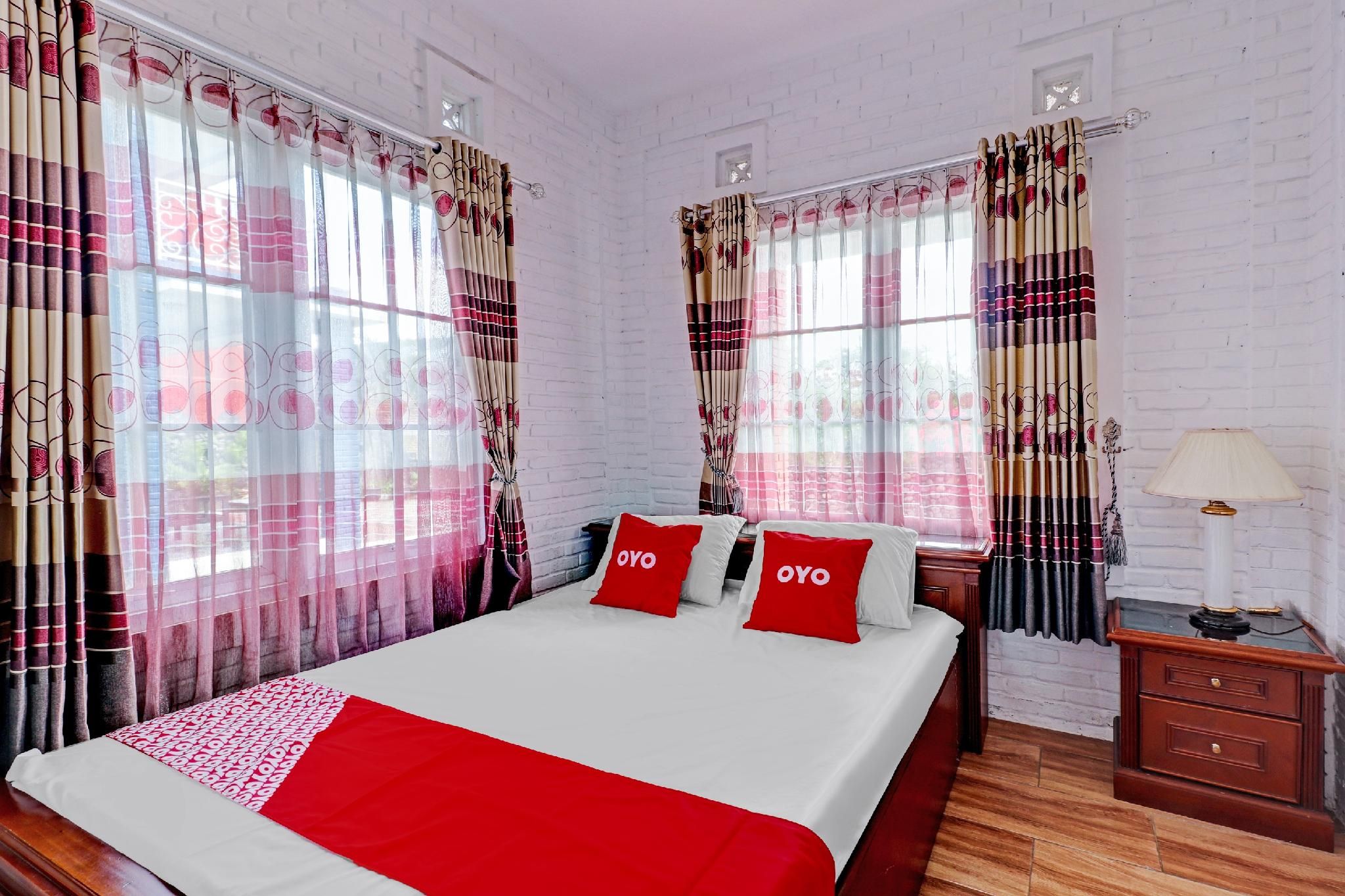 Suite Family Room