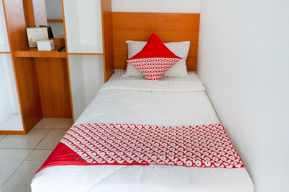 OYO 2199 Mandiri Guest House Syariah Single Room 2
