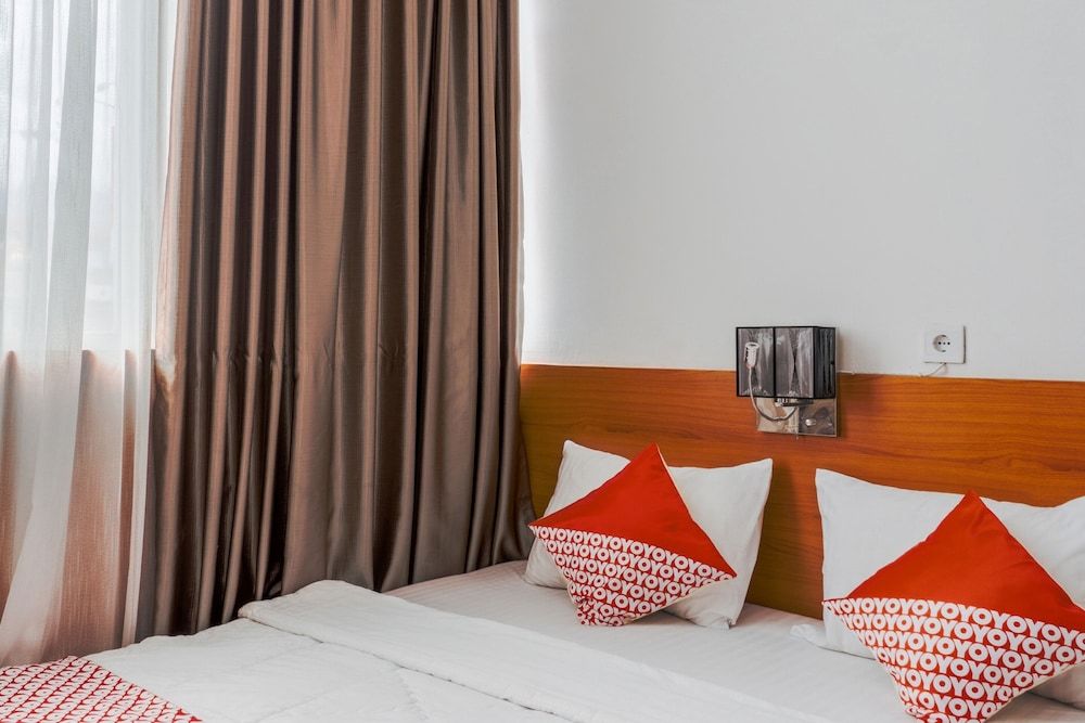 OYO 2199 Mandiri Guest House Syariah Double Room 3