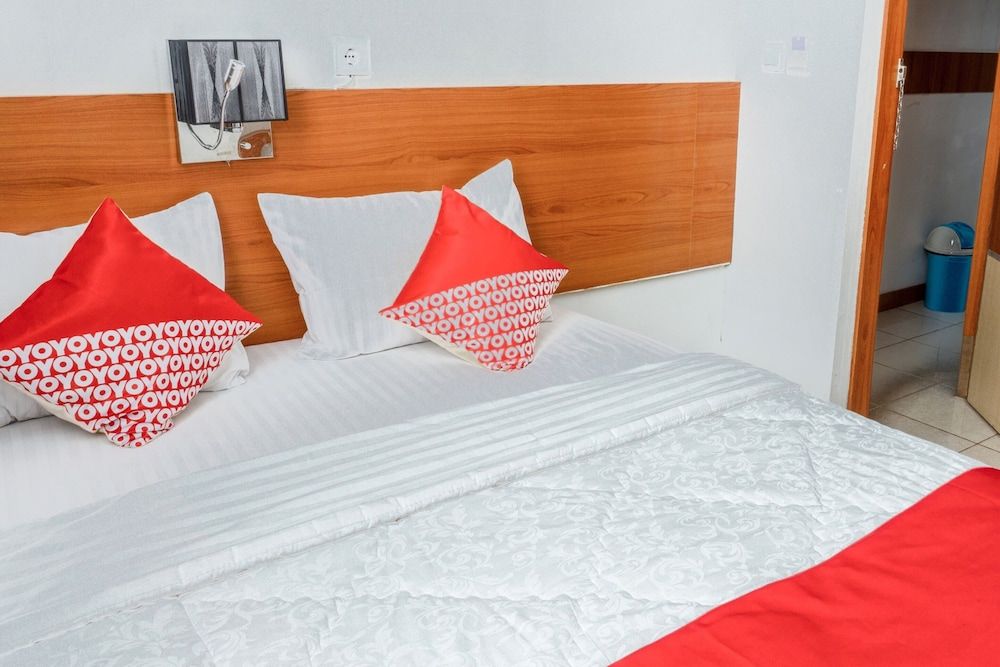 OYO 2199 Mandiri Guest House Syariah Double Room 2