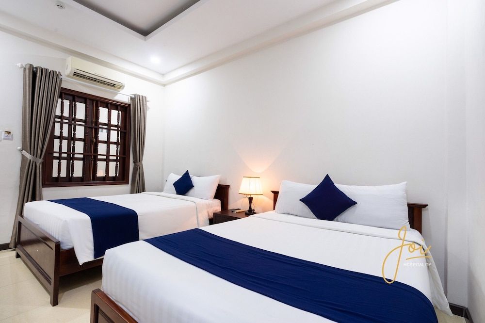 Family Quadruple Room, 2 Queen Beds, Non Smoking, Refrigerator