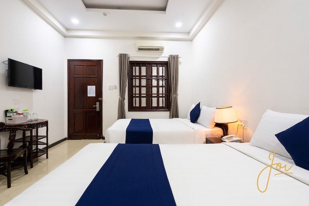 Family Quadruple Room, 2 Queen Beds, Non Smoking, Refrigerator