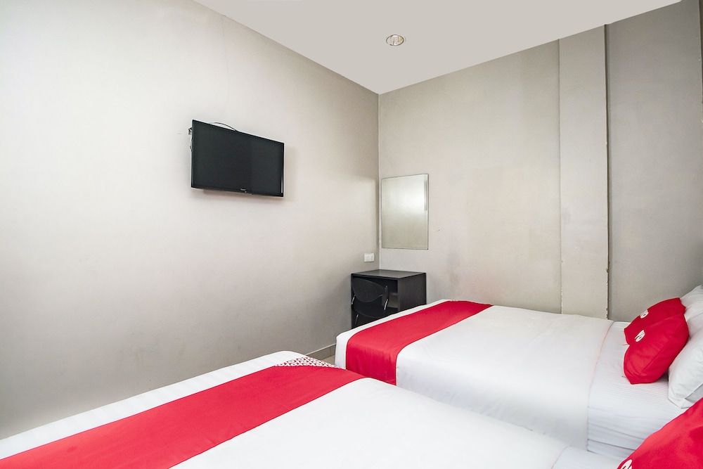 OYO 89885 Nice Stay Three Six Five Services Family Suite 7