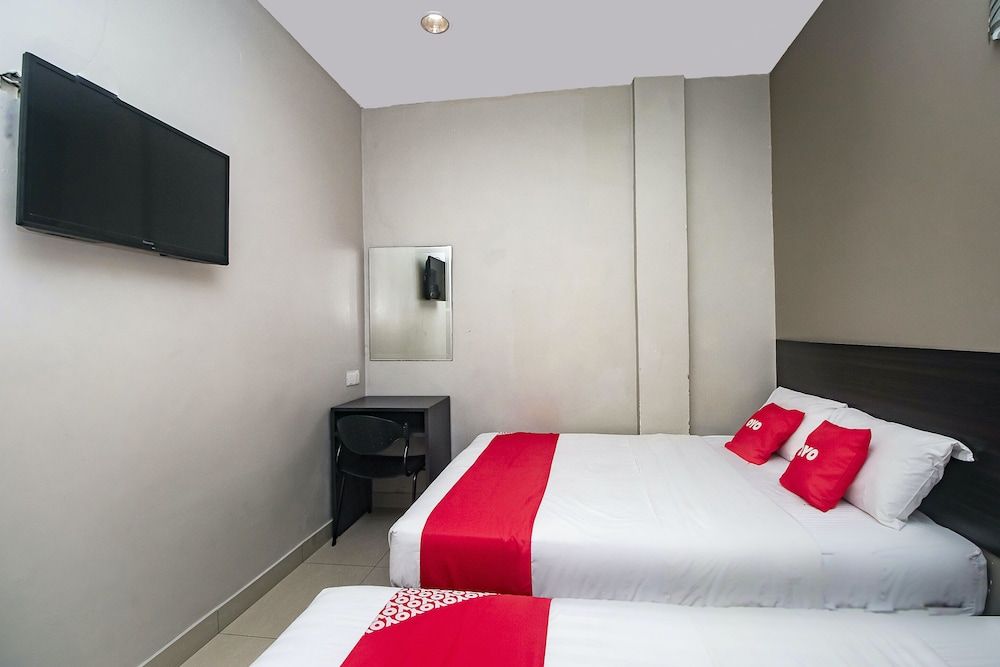 OYO 89885 Nice Stay Three Six Five Services Family Suite 6