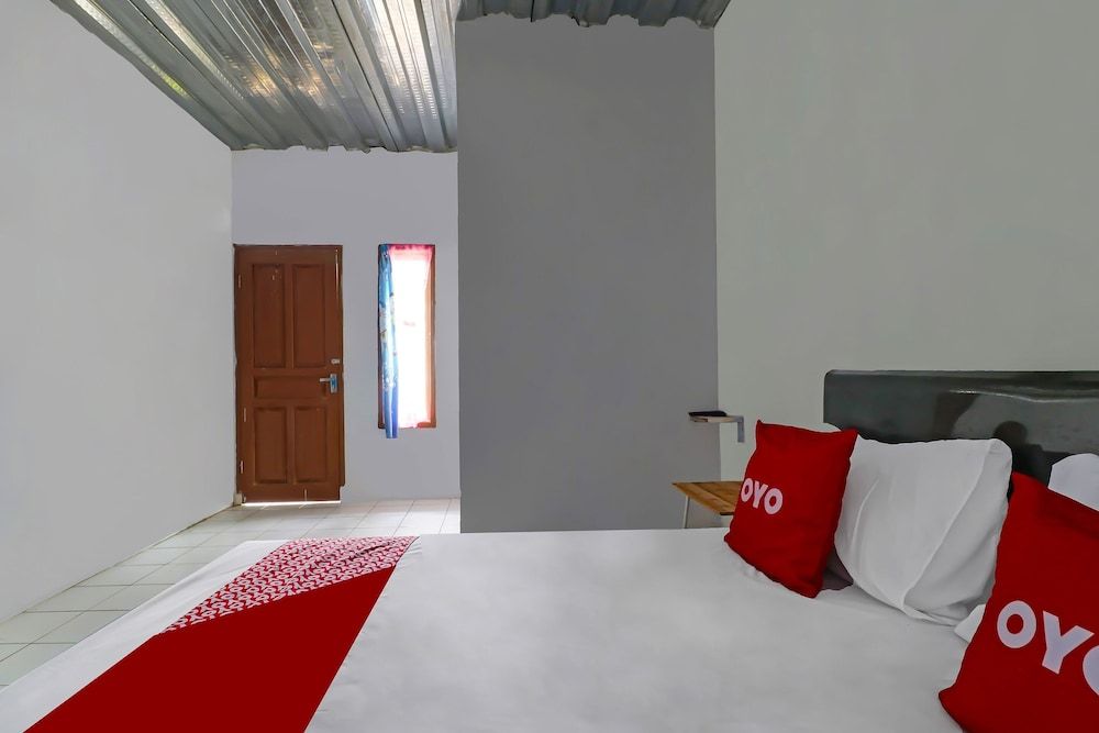 OYO 90809 Homestay Black Pink Merah Jambu Syariah Standard Double Room 9