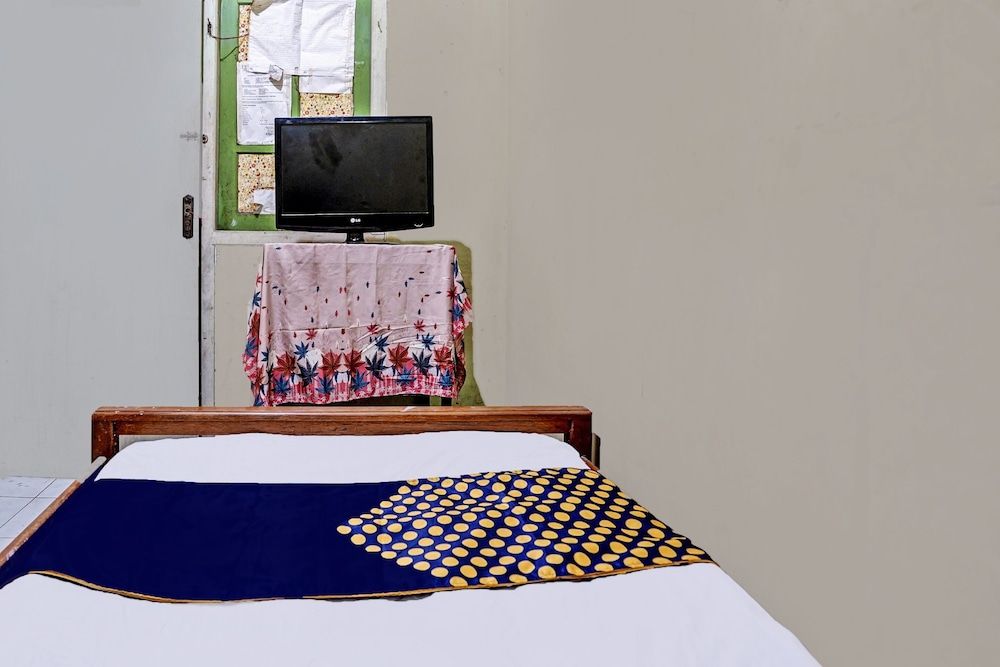 OYO 92267 Nurul Homestay Syariah Basic Single Room 5