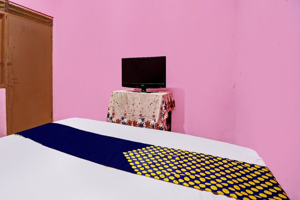 OYO 92267 Nurul Homestay Syariah Basic Double Room 6