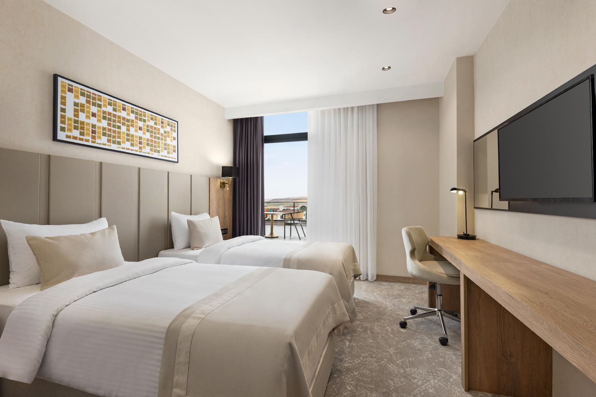 Ramada Plaza By Wyndham Batman 2 Single Beds, City View, Balcony