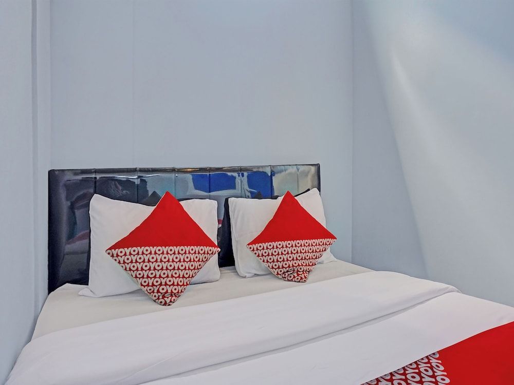 Capital O 92765 J&b Smart Sentul Deluxe Double Room 11