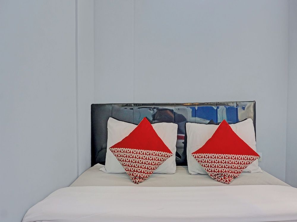 Capital O 92765 J&b Smart Sentul Deluxe Double Room 10