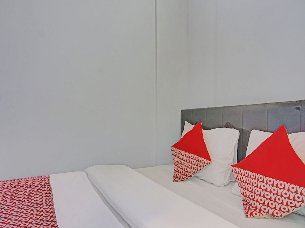 Capital O 92765 J&b Smart Sentul Deluxe Double Room 5