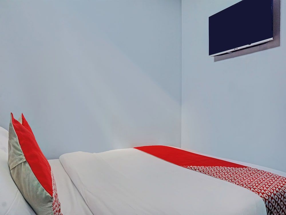 Capital O 92765 J&b Smart Sentul Deluxe Double Room 7