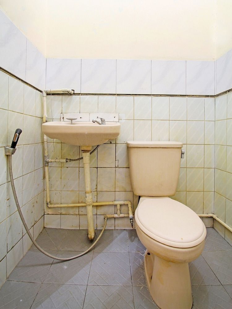 OYO 91354 Hotel Mutiara Standard Twin Room 6