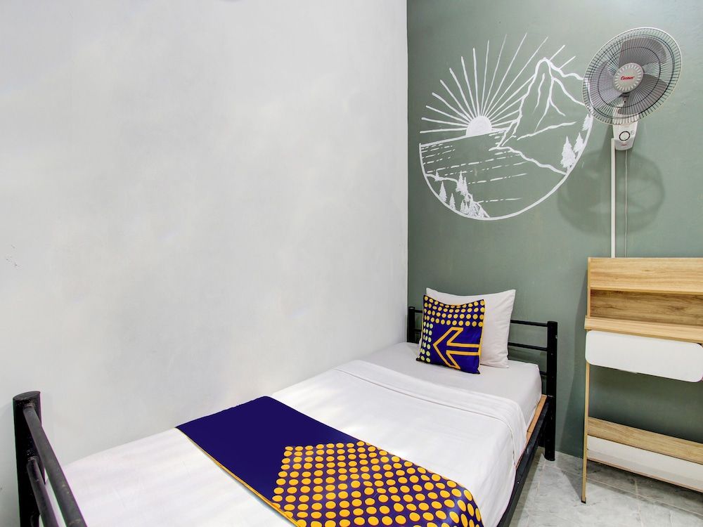 SPOT ON 92490 Casa Homestay Syariah Basic Single Room 4