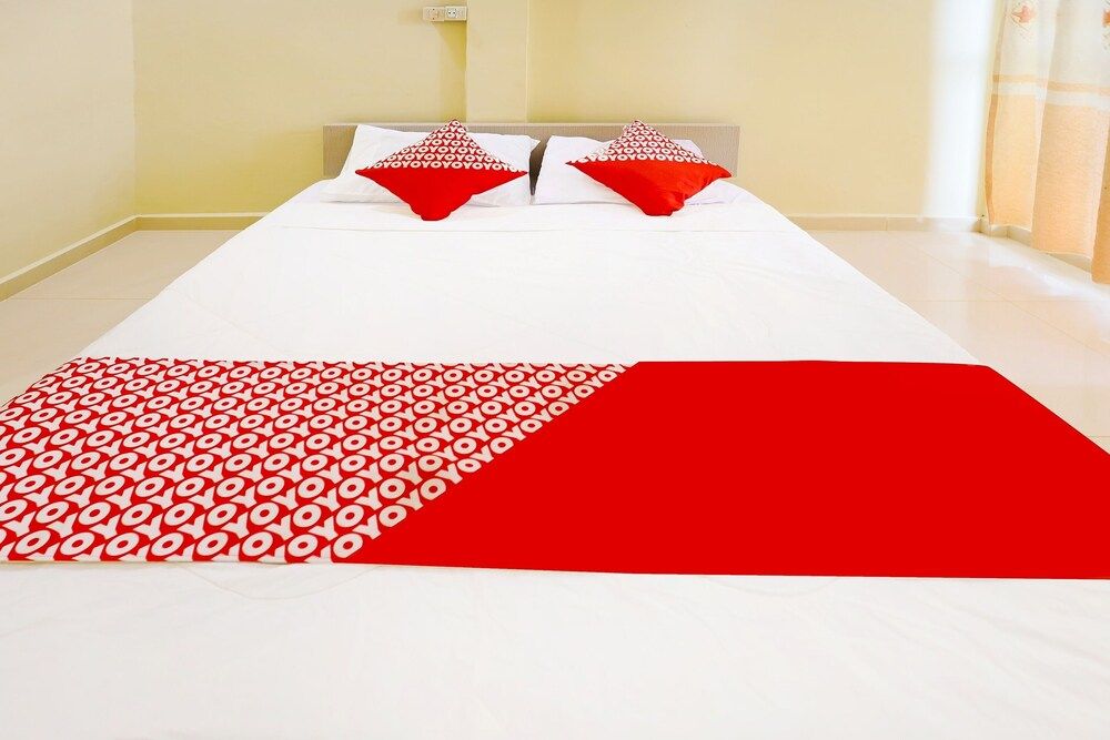 OYO 90998 Wisma Pinggir Standard Double Room 4