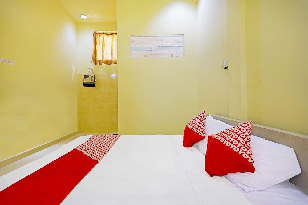 OYO 90998 Wisma Pinggir Standard Double Room