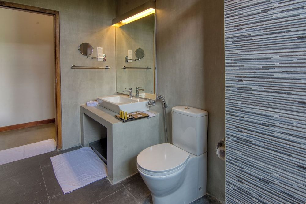 Golden Pearl Tangalle Beach Deluxe Room, Sea View 6