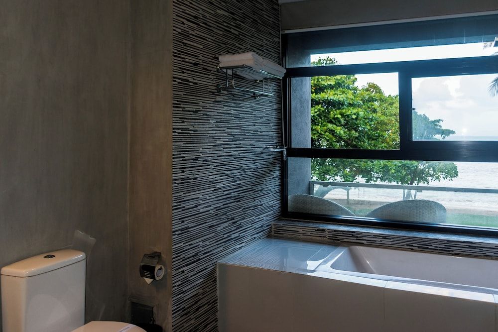 Golden Pearl Tangalle Beach Deluxe Room, Sea View 5