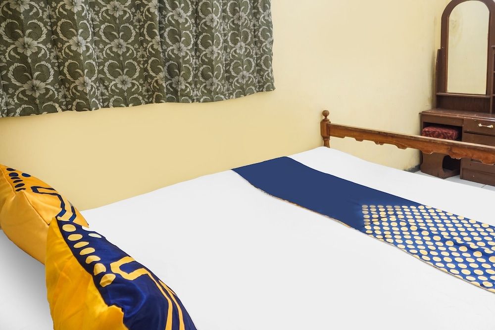 OYO Life 92087 Griya Nurainy Double Room 5