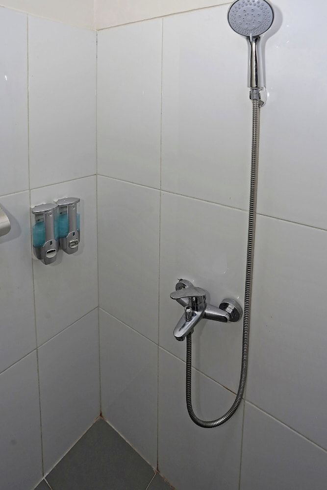 OYO 92717 Tjokro 3 Standard Double Room 13